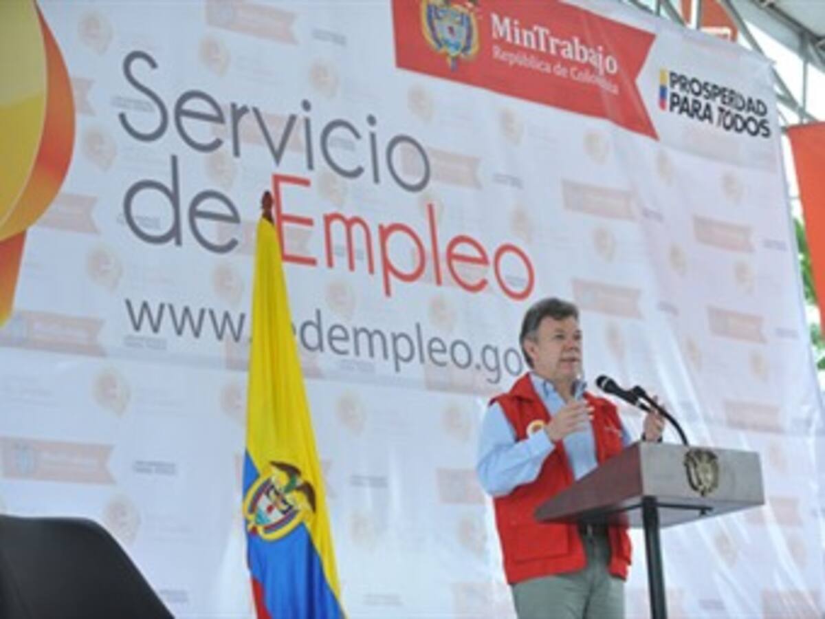 “No podemos estar satisfechos mientras haya más de 2 millones de desempleados”: Santos
