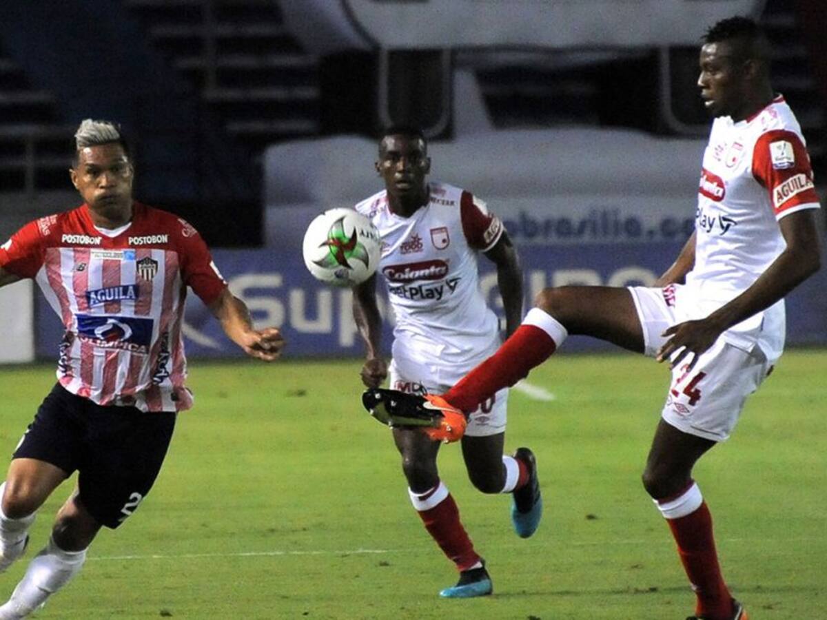 Junior y Santa Fe dividieron honores en la lucha por un lugar entre los 8