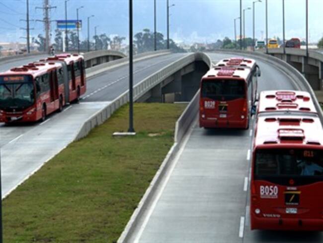 En los próximos meses Transmilenio se quedará sin el 67% de sus buses: Personería