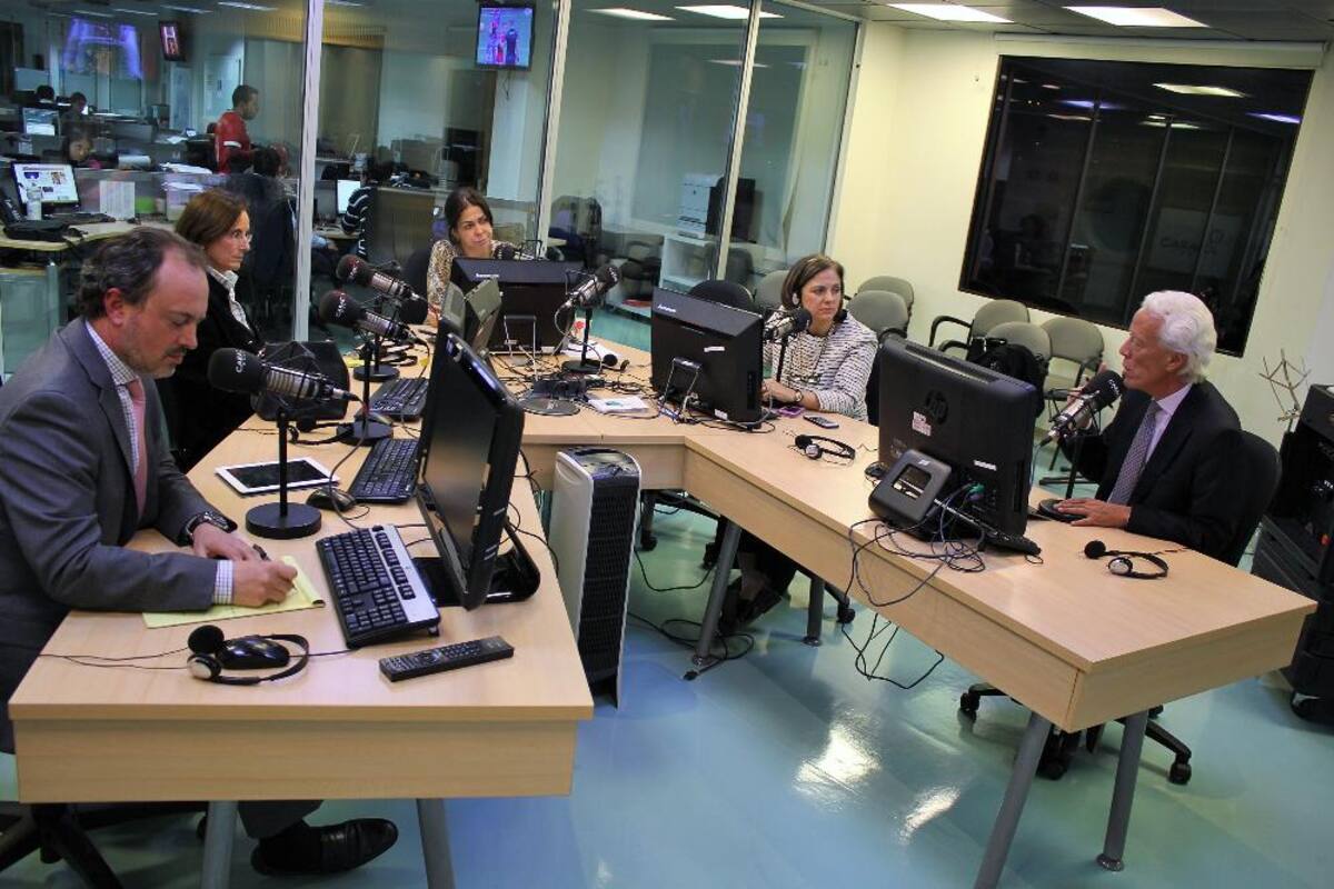 Panelistas en Hora 20