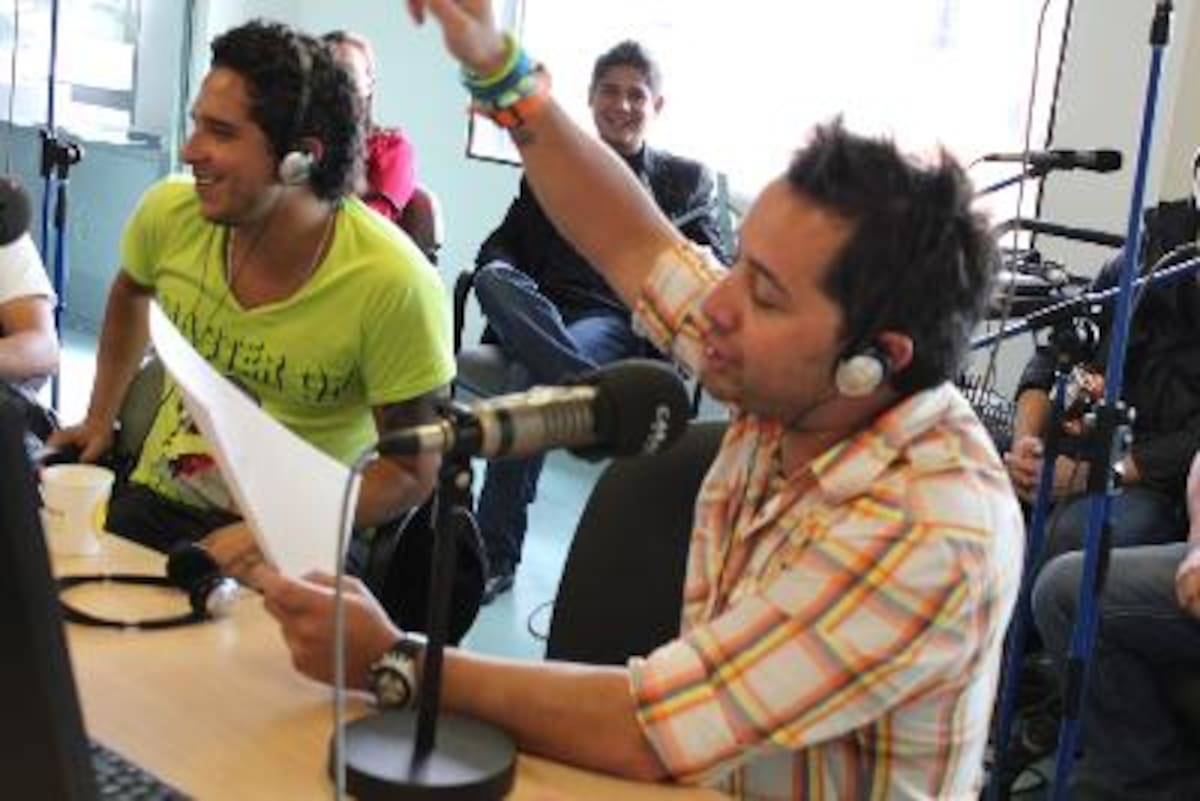 'Gota' vocalista de la banda La Iguana y Carlos Marín en La Ventana del 28 de marzo.