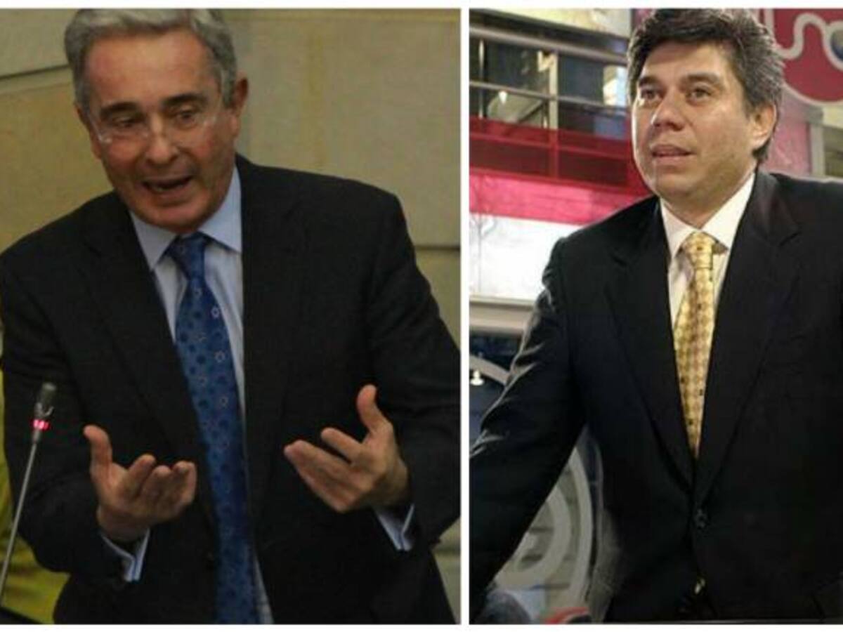 Nuevo ‘round’ entre Daniel Coronell y el expresidente Uribe