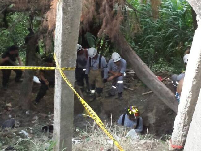 Mueren dos mujeres sepultadas por un alud en el barrio Belén de Medellín