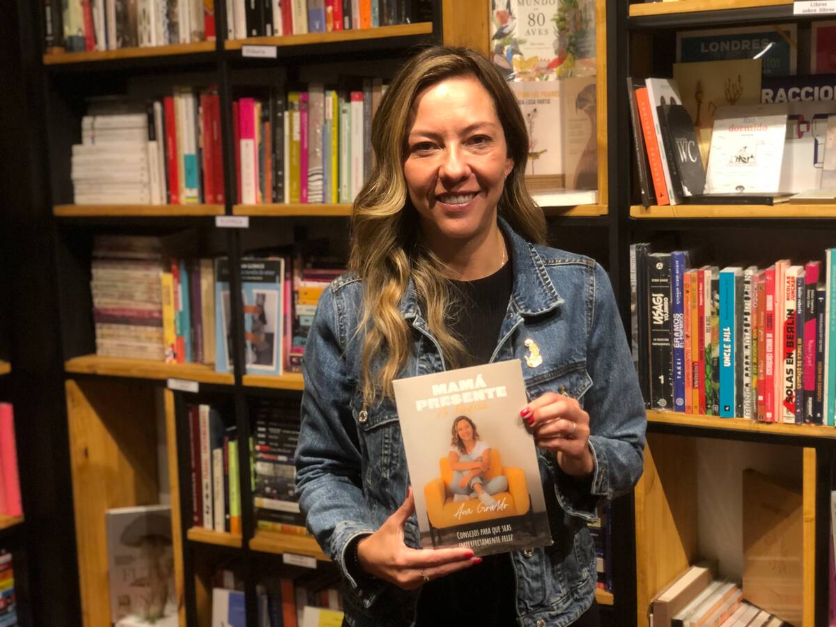 "Mamá presente no perfecta" libro de Ana Giraldo