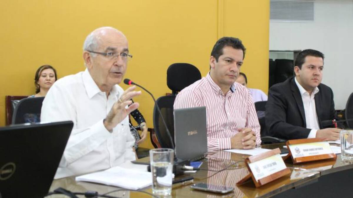 Carlos Alberto Gómez reacciona frente a la renuncia de la gerente del Acueducto de Bucaramanga