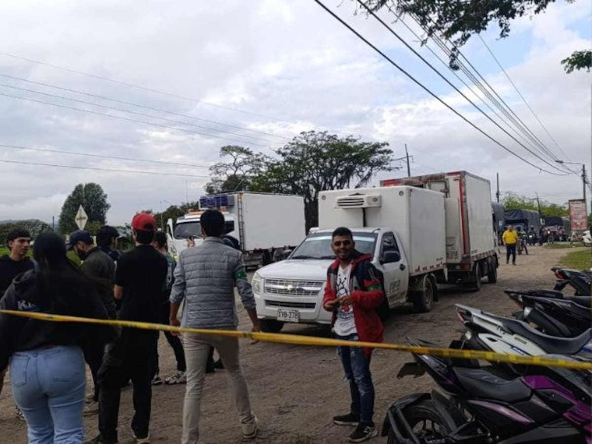 Continúan los cierres en la vía Bucaramanga–Bogotá, a la altura de Barbosa, en Santander