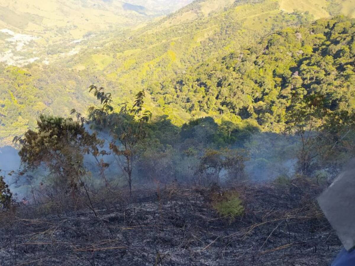 “Los invitamos a evitar las quemas”: Bomberos de Cisneros