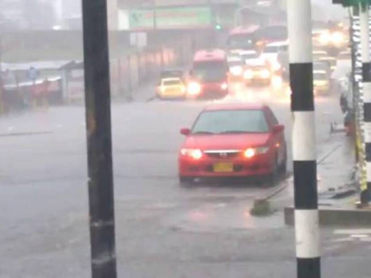 Mal manejo de los residuos en Armenia ha aumentado inundaciones