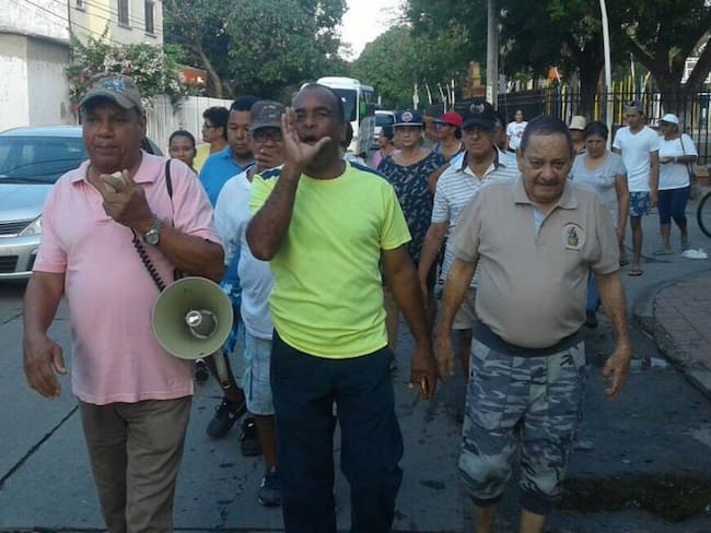 Manifestación por falta de agua en Santa Marta. /FOTO CARACOL RADIO