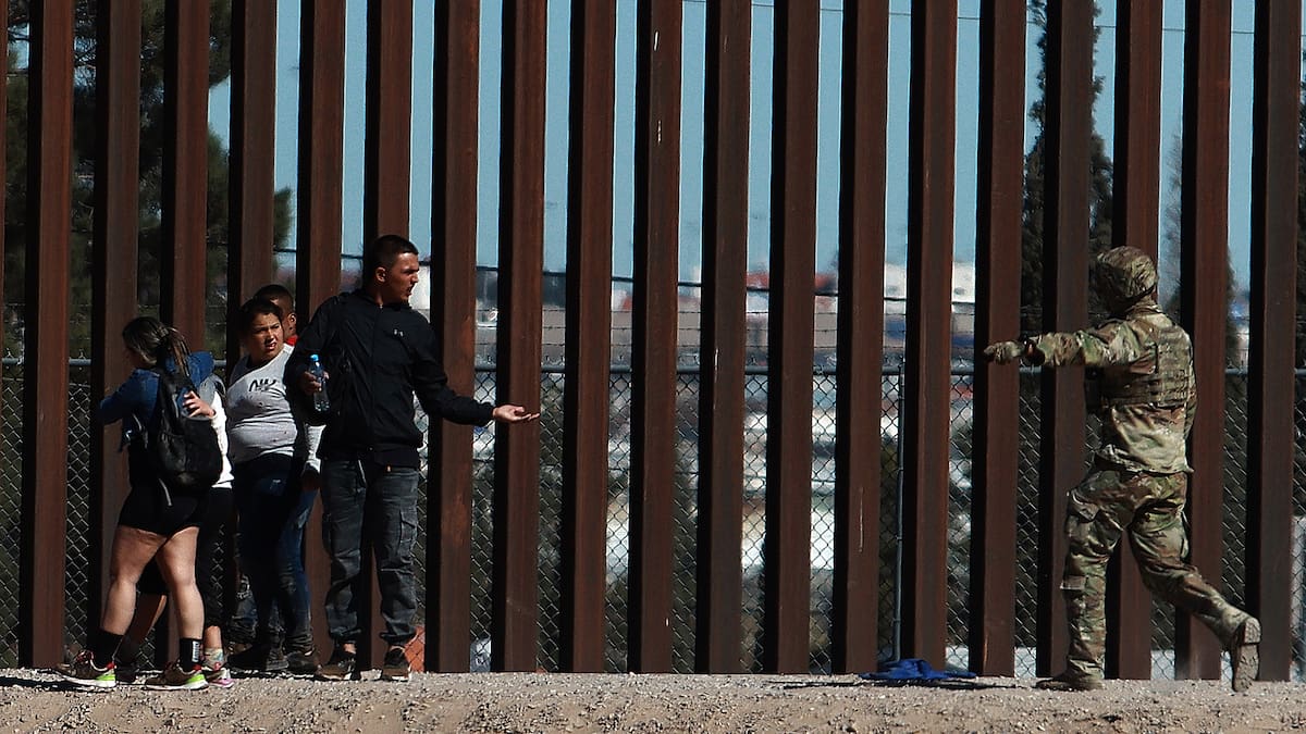Cruces de colombianos en frontera sur de EE.UU. alcanza su cifra más baja en 3 años
