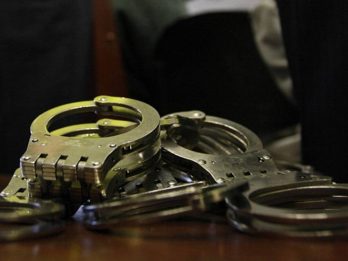 Detenido por abusar de la esposa de su amigo