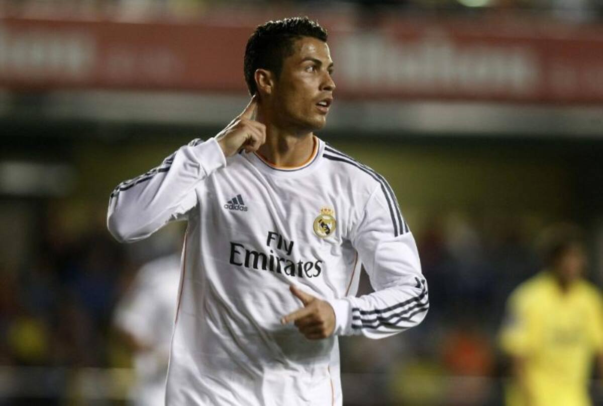 Los goles del partido los marcaron Bale y Cristiano para los merengues y Cani y Dos Santos para los locales.