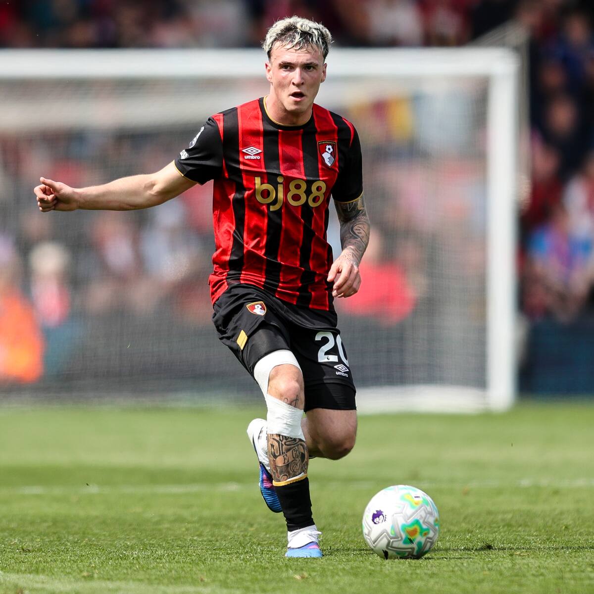 AFC Bournemouth aparta a Álex Jiménez por chats con una menor