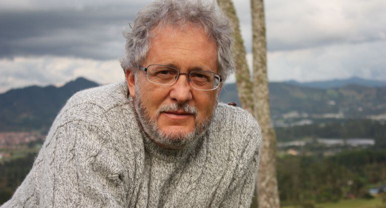 Novela Angosta de Héctor Abad Facioline al cine.