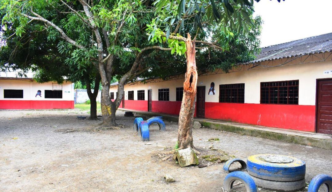 Se trata de la sede amarilla de la institución educativa Rafael Uribe Uribe