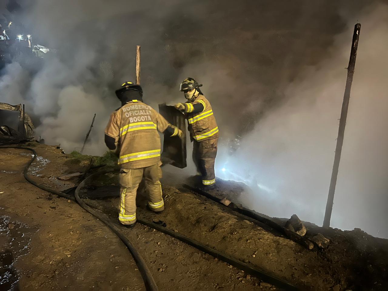 Incendio en Ciudad Bolívar deja 18 personas damnificadas y 5 viviendas afectadas