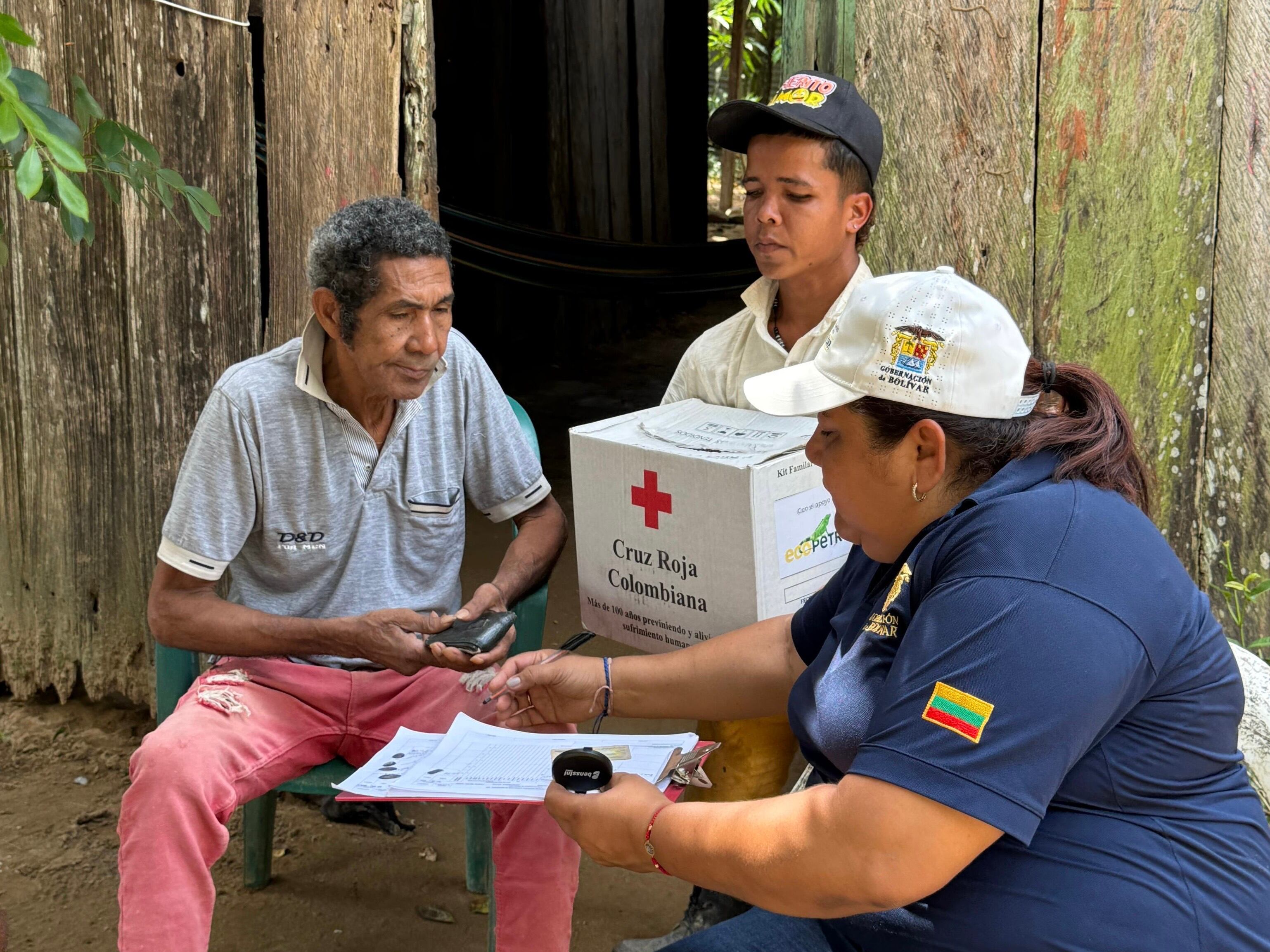 En total, se contempla la entrega de 2.500 ayudas, entre kits de alimentos y elementos para pasar la noche, en articulación con las autoridades locales y departamentales