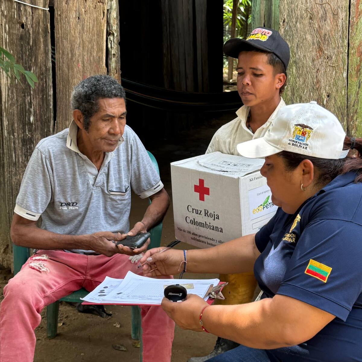 Grupo Ecopetrol entrega 1.500 kits humanitarios en zonas afectadas por inundaciones en Bolívar