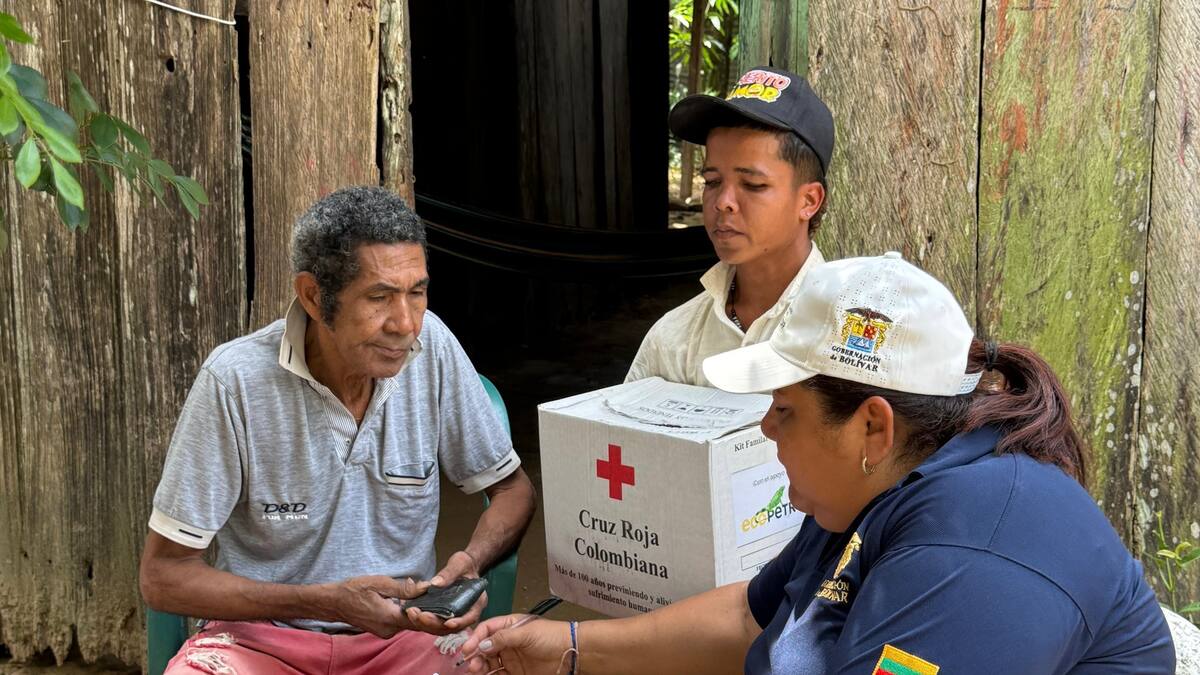 Grupo Ecopetrol entrega 1.500 kits humanitarios en zonas afectadas por inundaciones en Bolívar