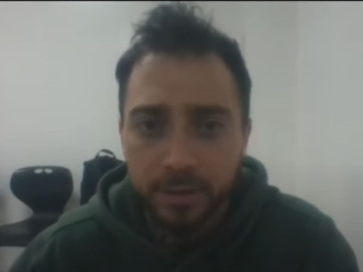 El canadiense que golpeó a policía no aceptó cargos