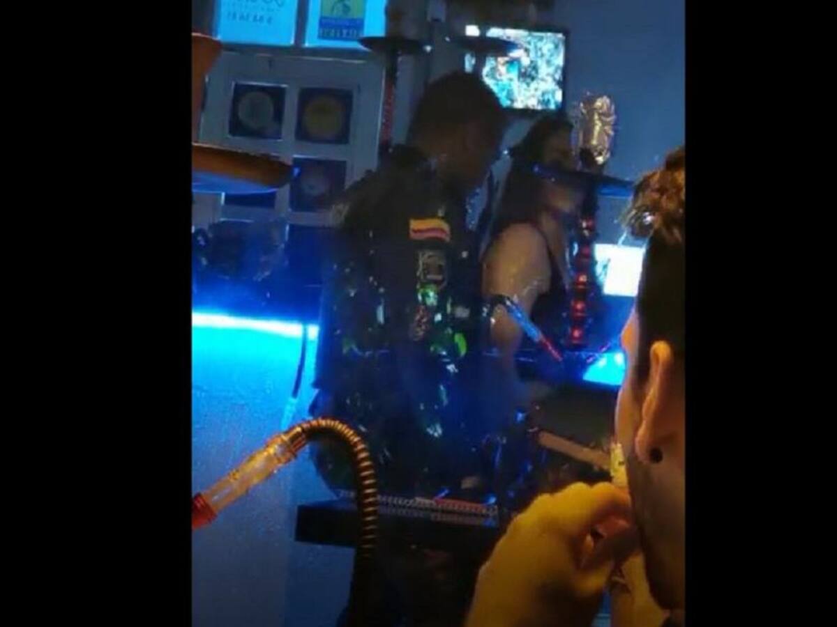 Policía que bailaba en una discoteca de Medellín, fue retirado del servicio