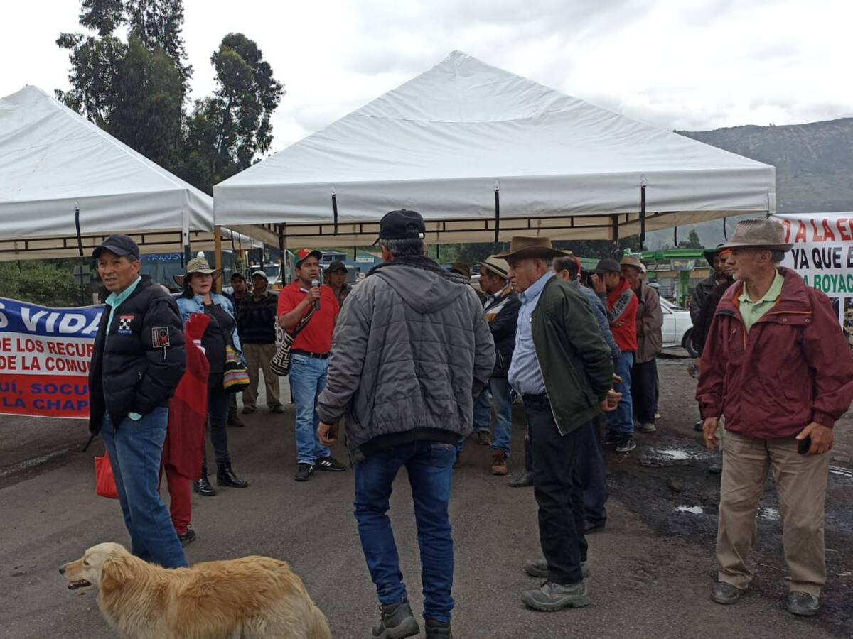 Con bloqueo en vía nacional comunidades protestan en contra de minería ilegal en Boyacá