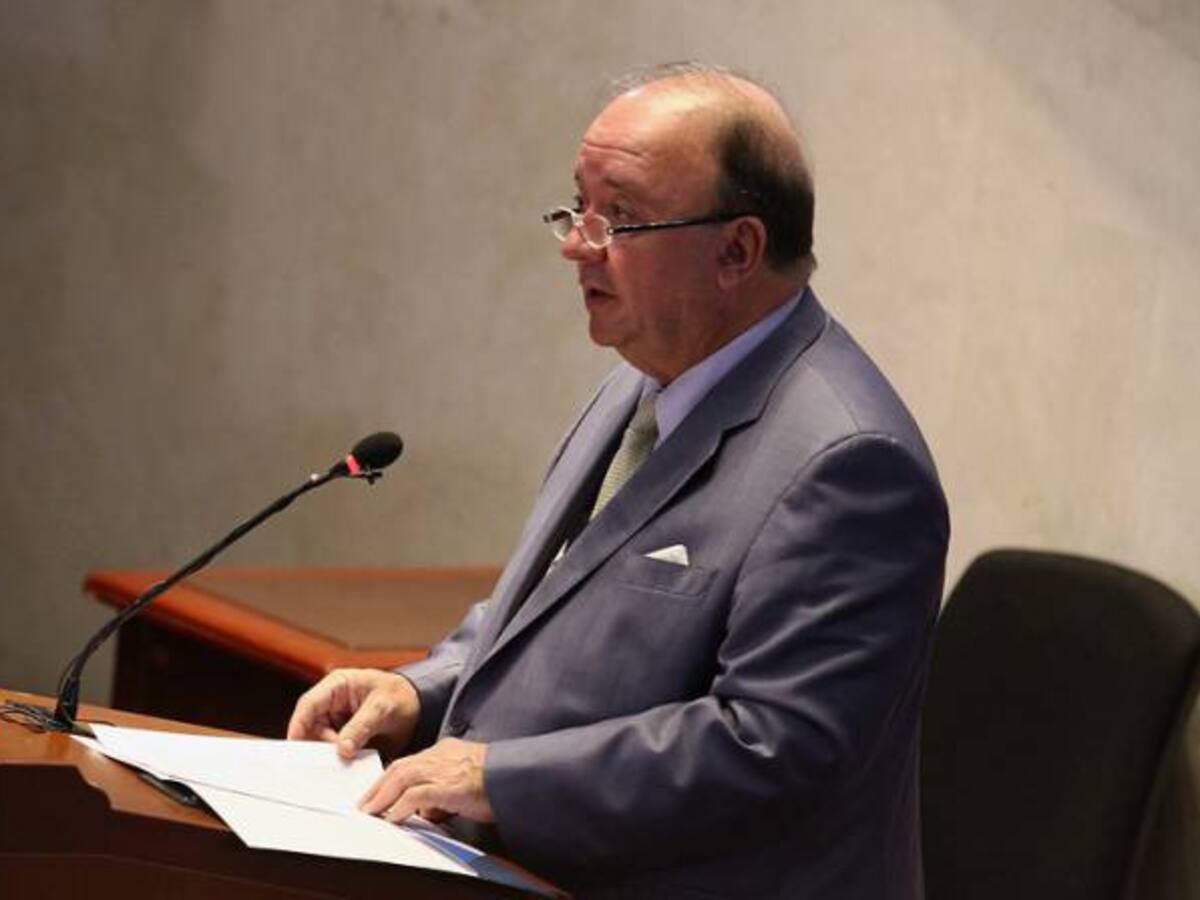 No se suspenderán los operativos contra el Clan del Golfo: MinDefensa