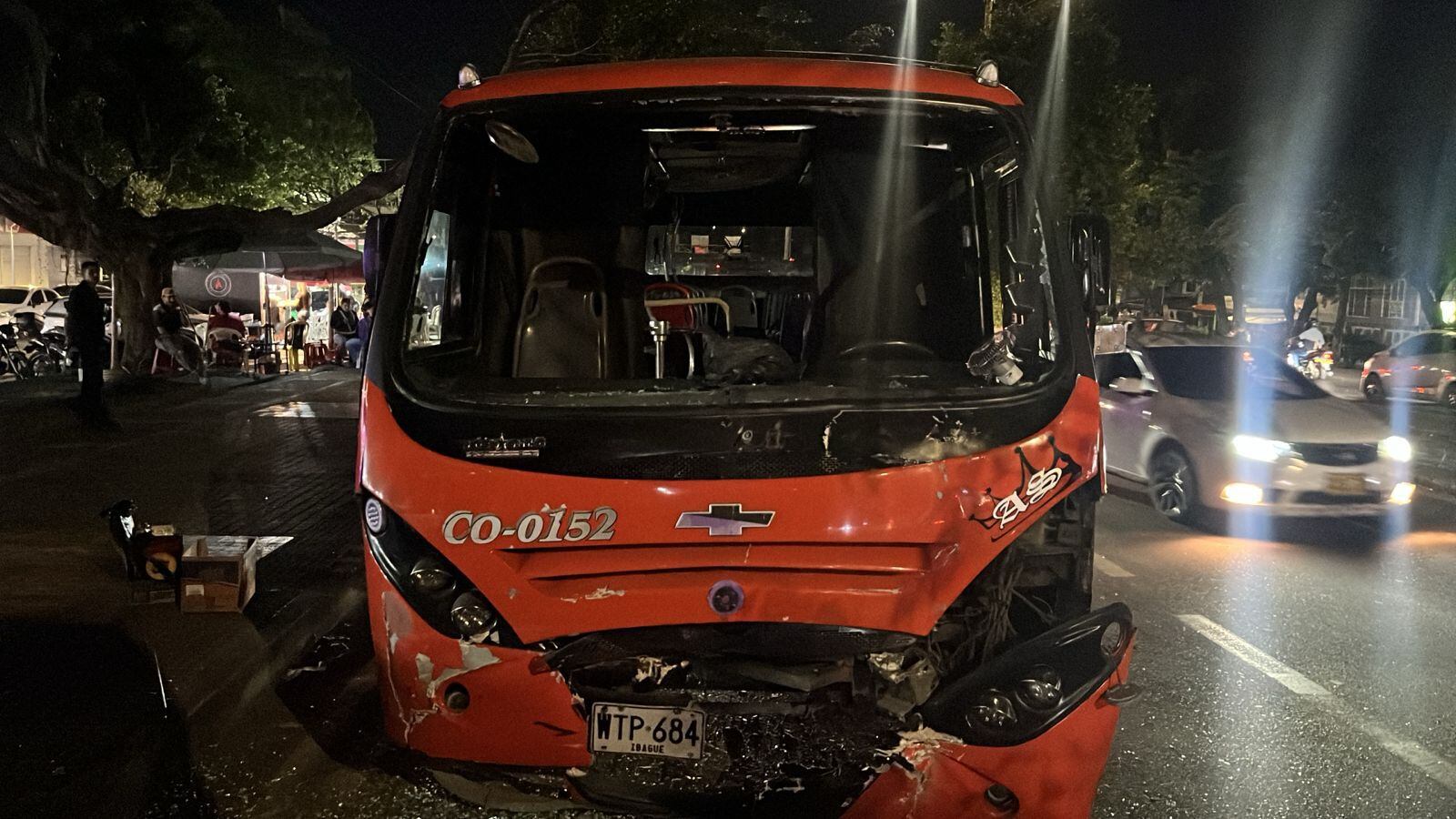 Dos busetas de servicio público chocaron en Ibagué