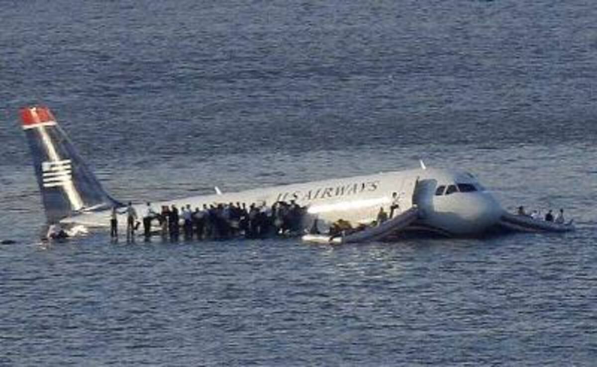 Avión de US Airways cae al río Hudson