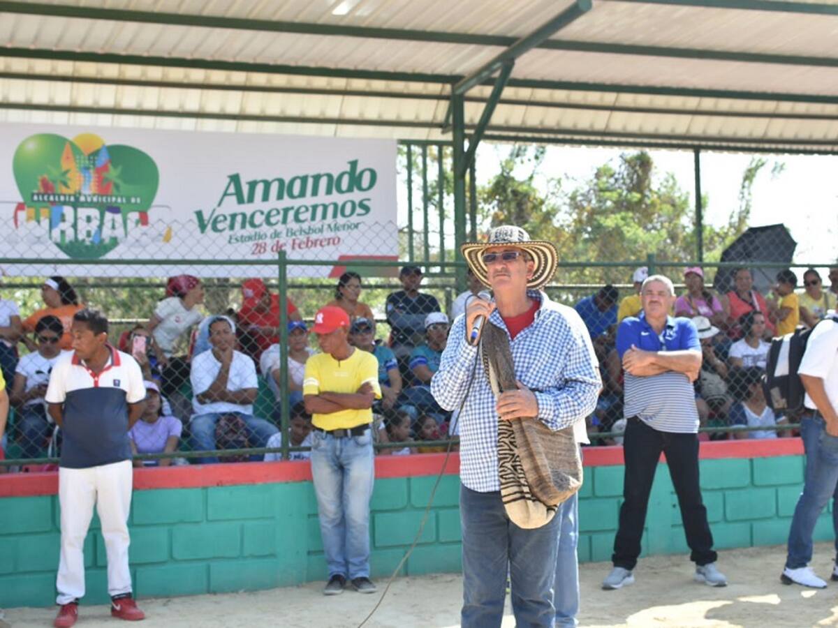 Alcalde de Turbaco inauguró estadio de béisbol menor