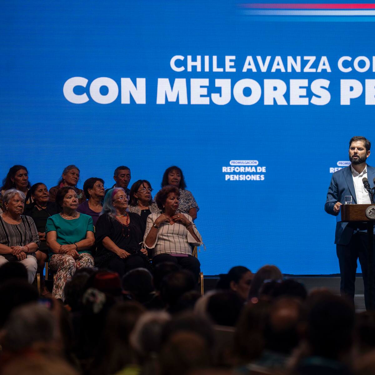 Chile promulga reforma pensional que modifica el sistema instaurado por Pinochet