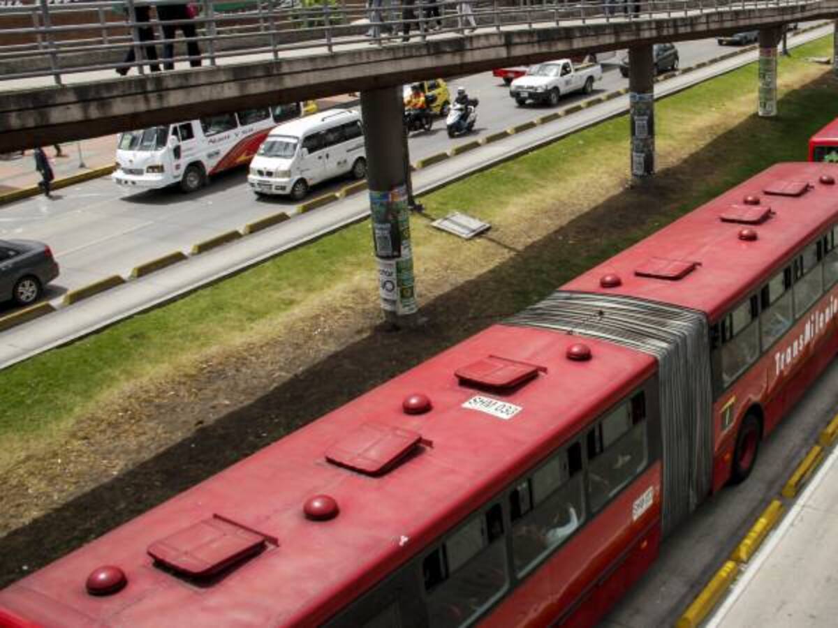 Al día se varan 33 buses de Transmilenio en Bogotá