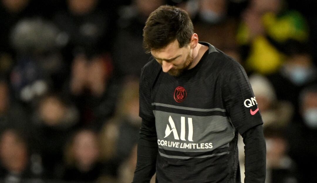 Lionel Messi se lamenta tras la derrota del PSG 3-1 ante el Nantes.