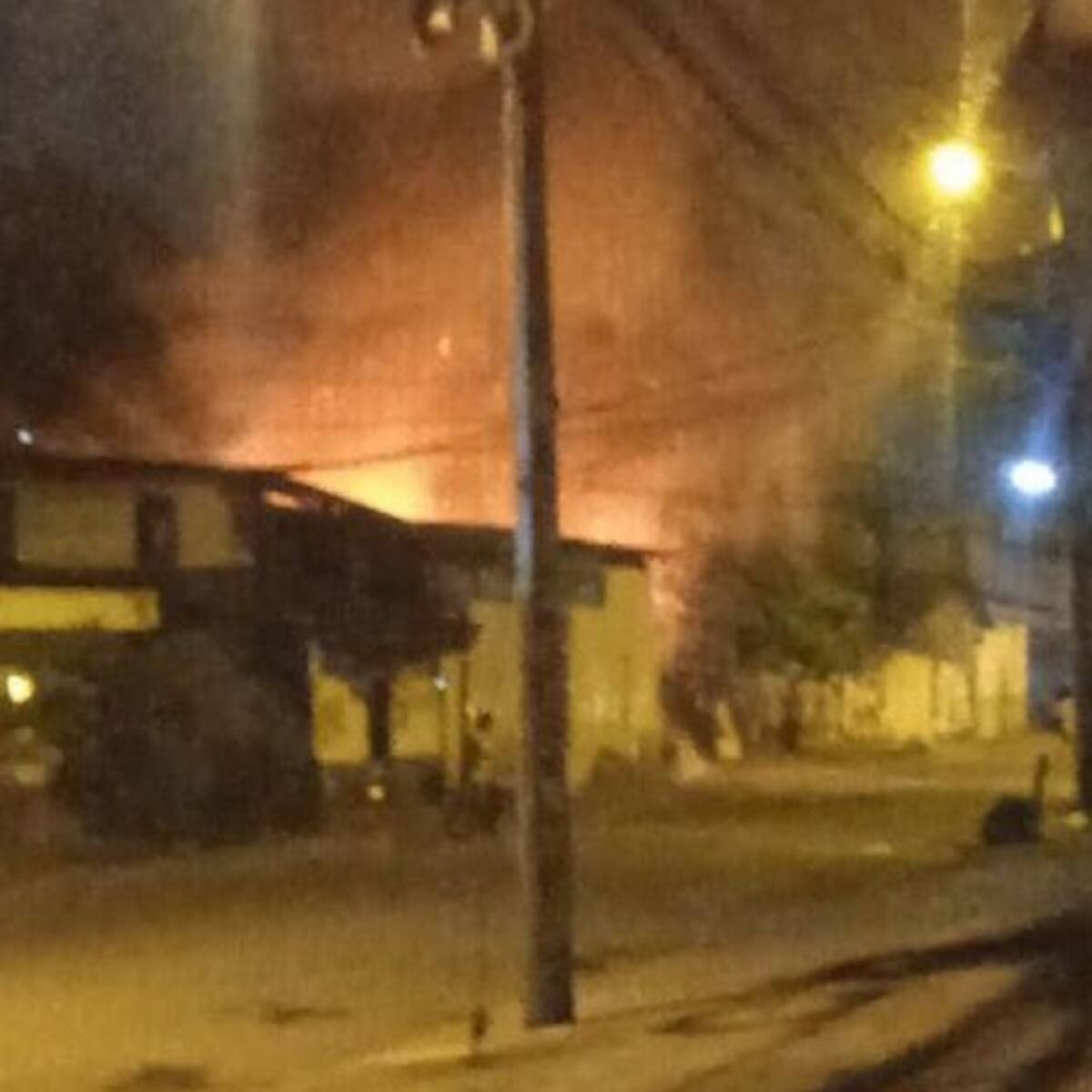 Un adulto mayor sin vida y uno lesionado tras incendio estructural
