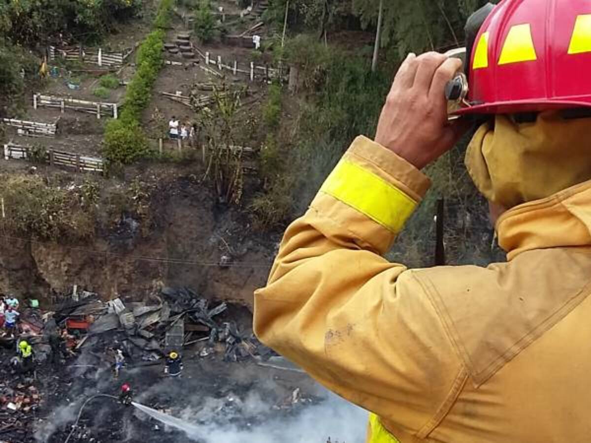 40 hectáreas de vegetación han afectado los incendios forestales en Quindío