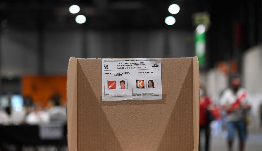 Puesto de votación en Perú