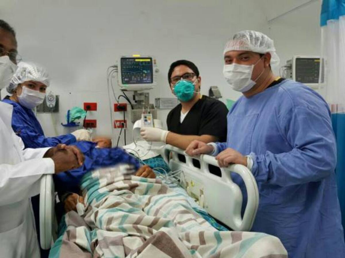 Implante de marcapasos salva vida a anciano que llegó al HUC en Cartagena