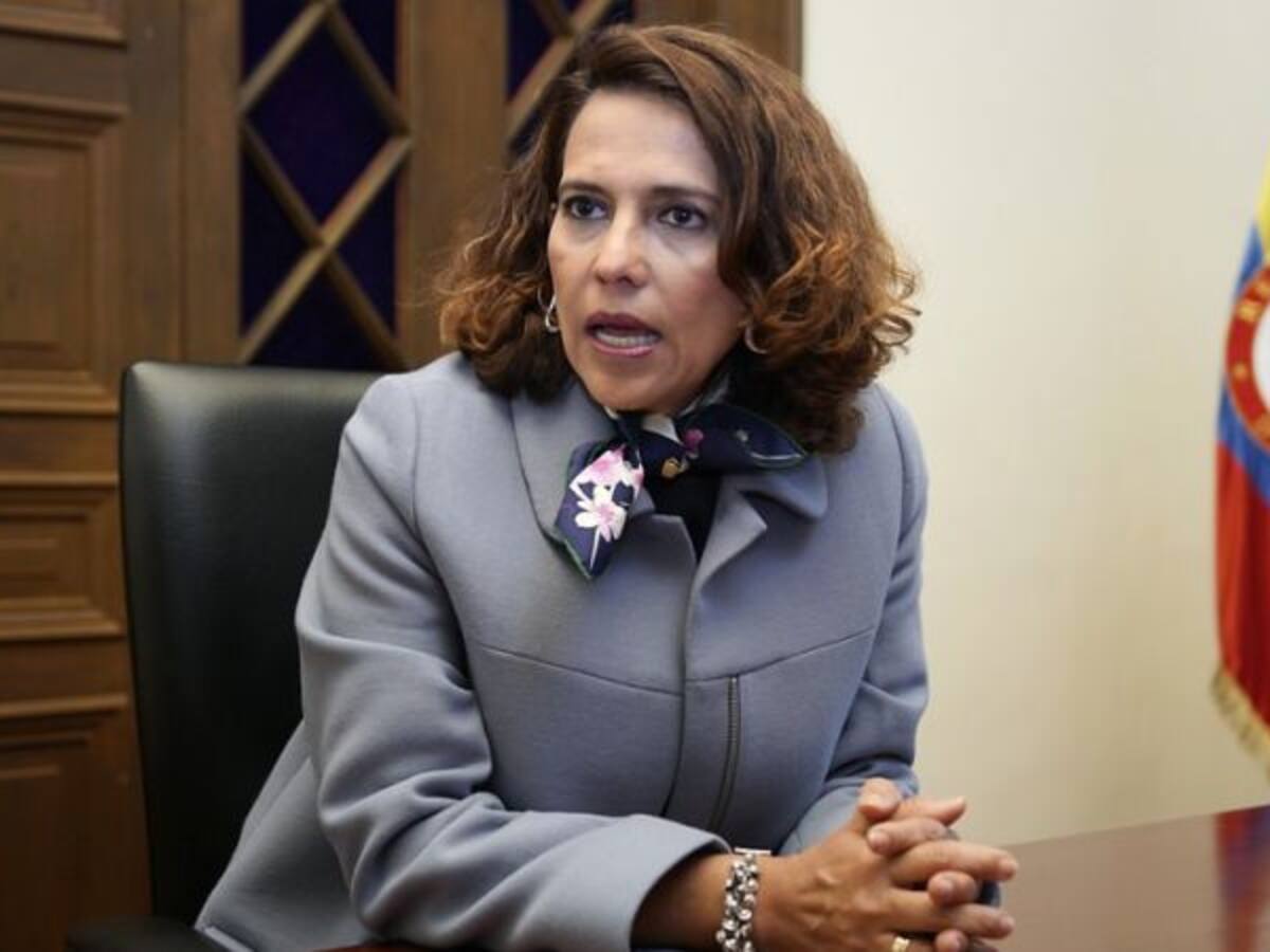 Ministra del Interior analiza la opinión de los colombianos