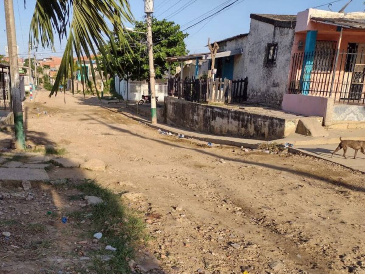 En Barrio Nuevo intervienen una calle y ahora se inunda