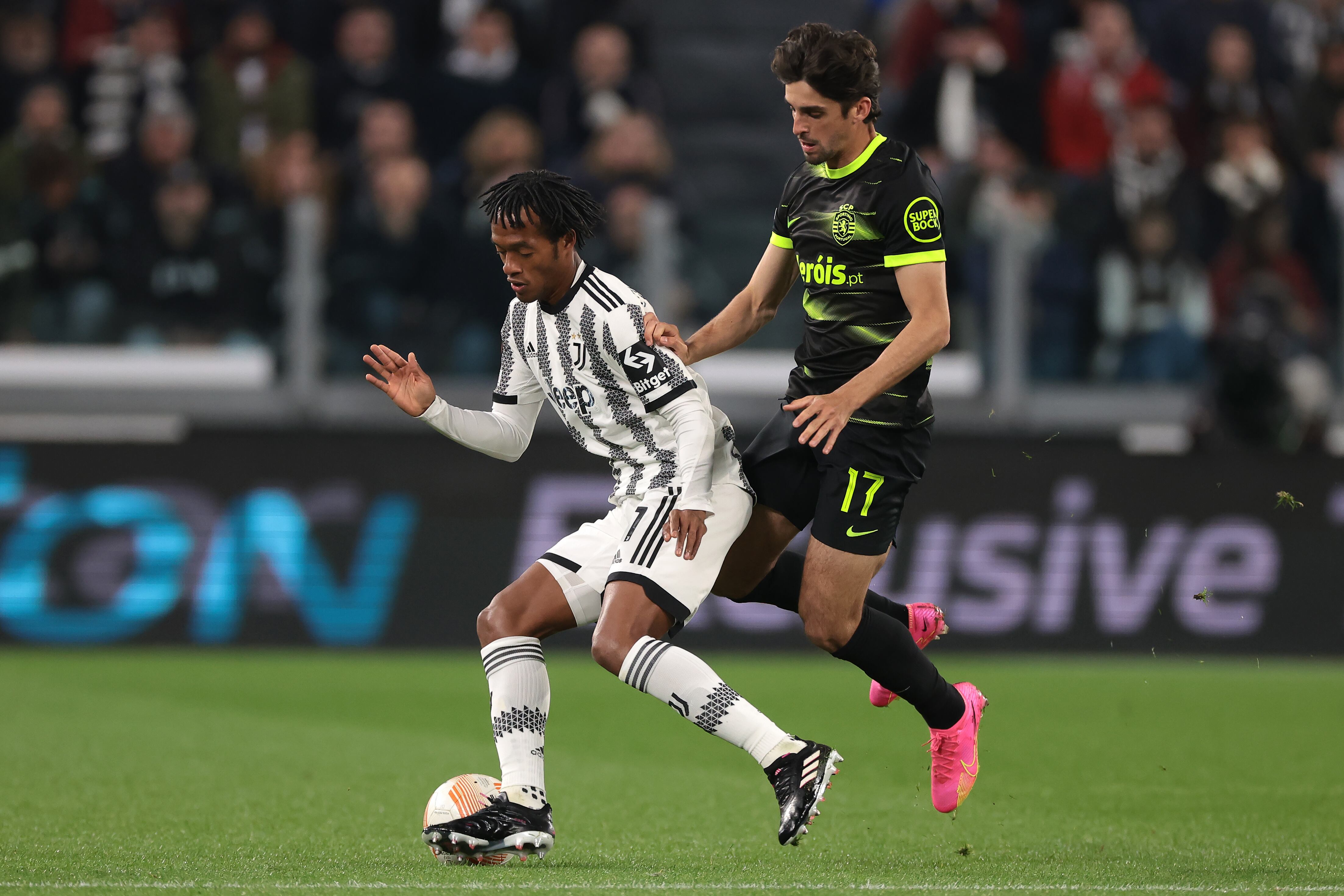 Juan Guillermo Cuadrado en su juego ante el Sporting Lisboa. (Photo by Jonathan Moscrop/Getty Images)