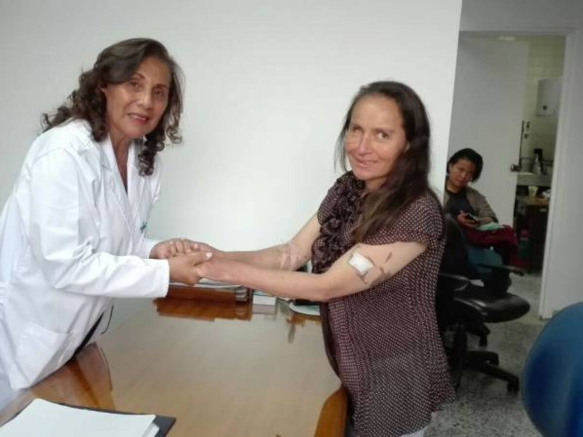 Médicos en Bogotá reconstruyen oreja de mujer atacada por perros