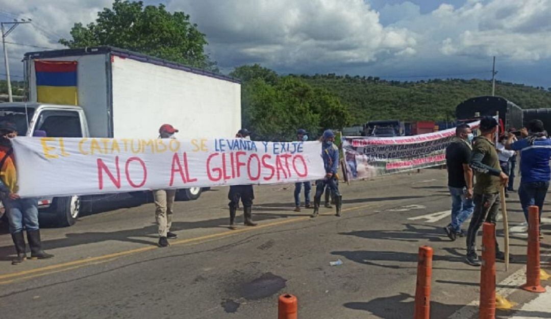 Comerciantes hacen reparos a corredores humanitarios en la región