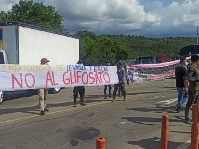 Comerciantes hacen reparos a corredores humanitarios en la región