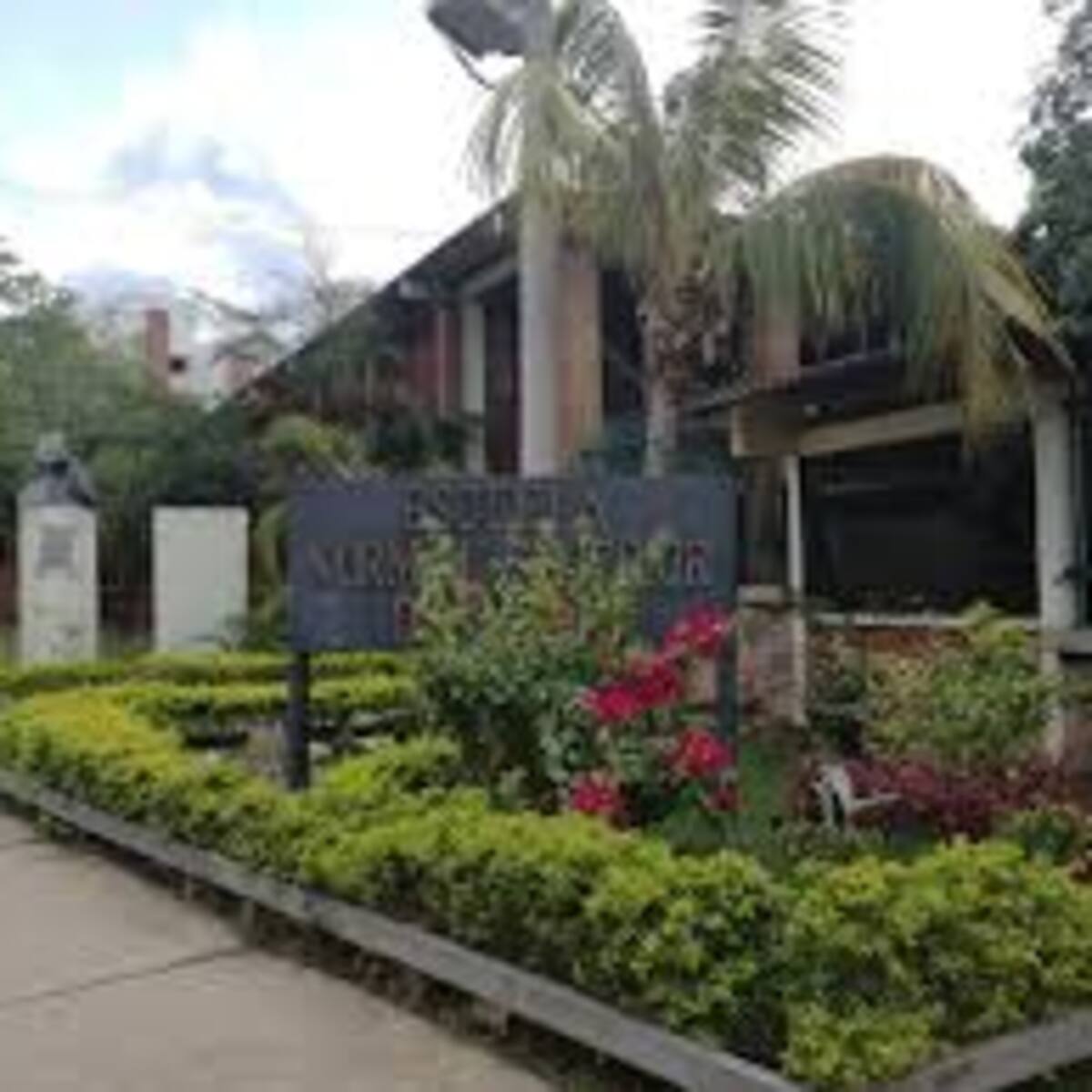 Neiva fortalece su planta docente y enfrenta retos críticos en infraestructura educativa para 2026