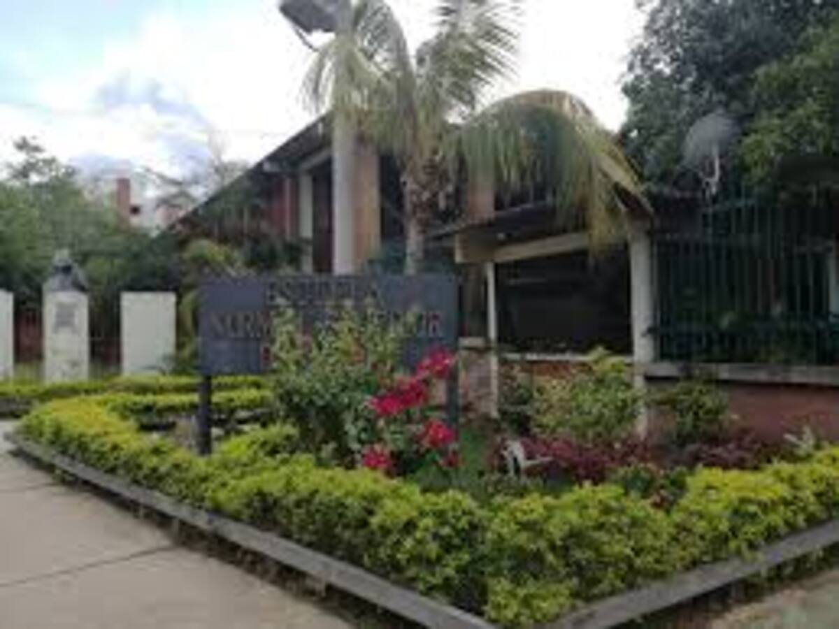 Neiva fortalece su planta docente y enfrenta retos críticos en infraestructura educativa para 2026