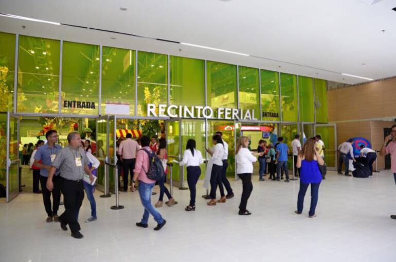 Centro de Convenciones Puerta de Oro.