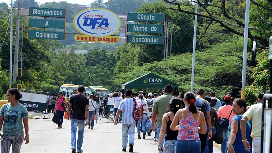 Autoridades toman medidas de seguridad por ingreso de rutas nacionales. Foto: Getty Images