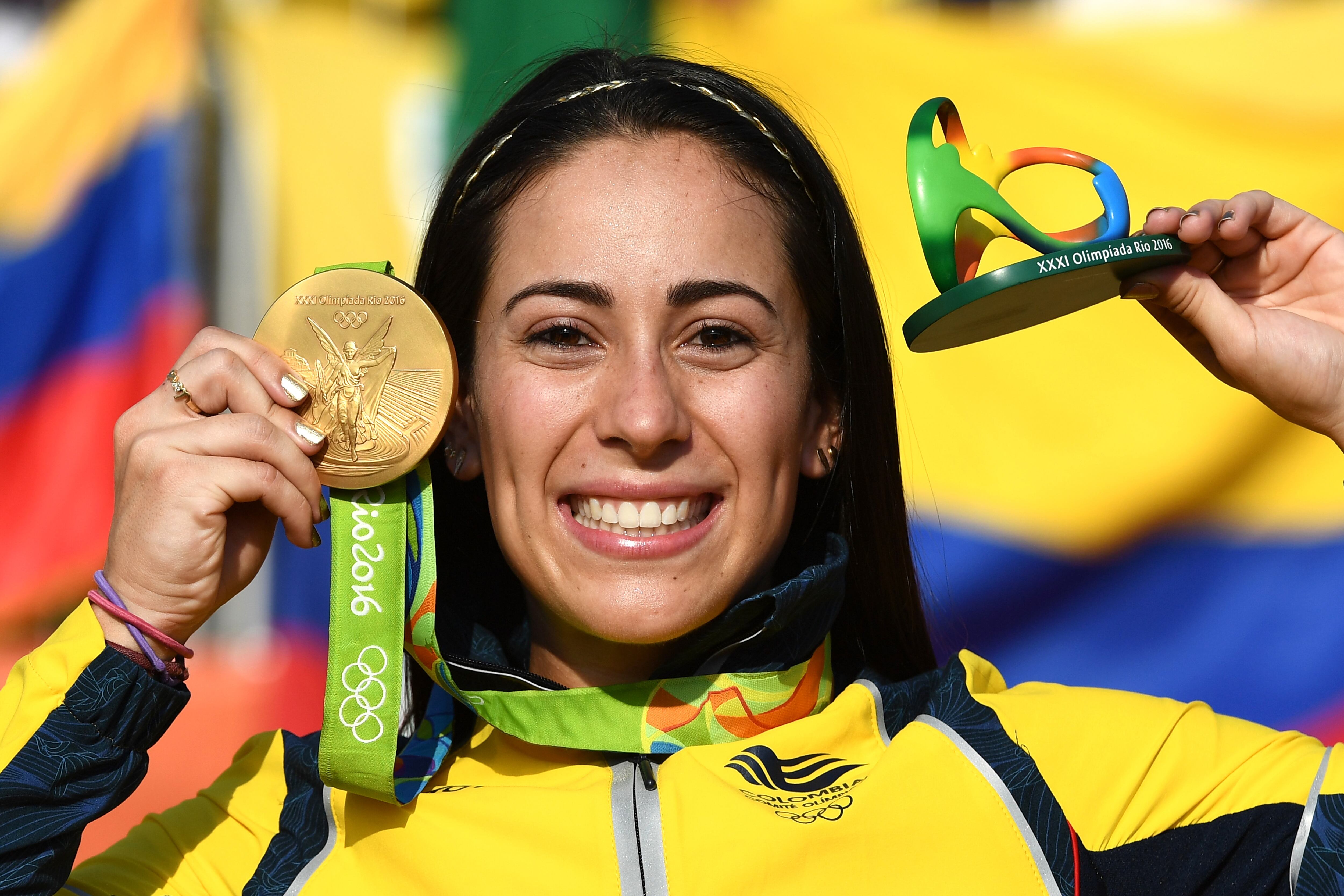Mariana Pajón con su medalla de oro alcanzada en Río 2016.  (Photo by David Ramos/Getty Images)