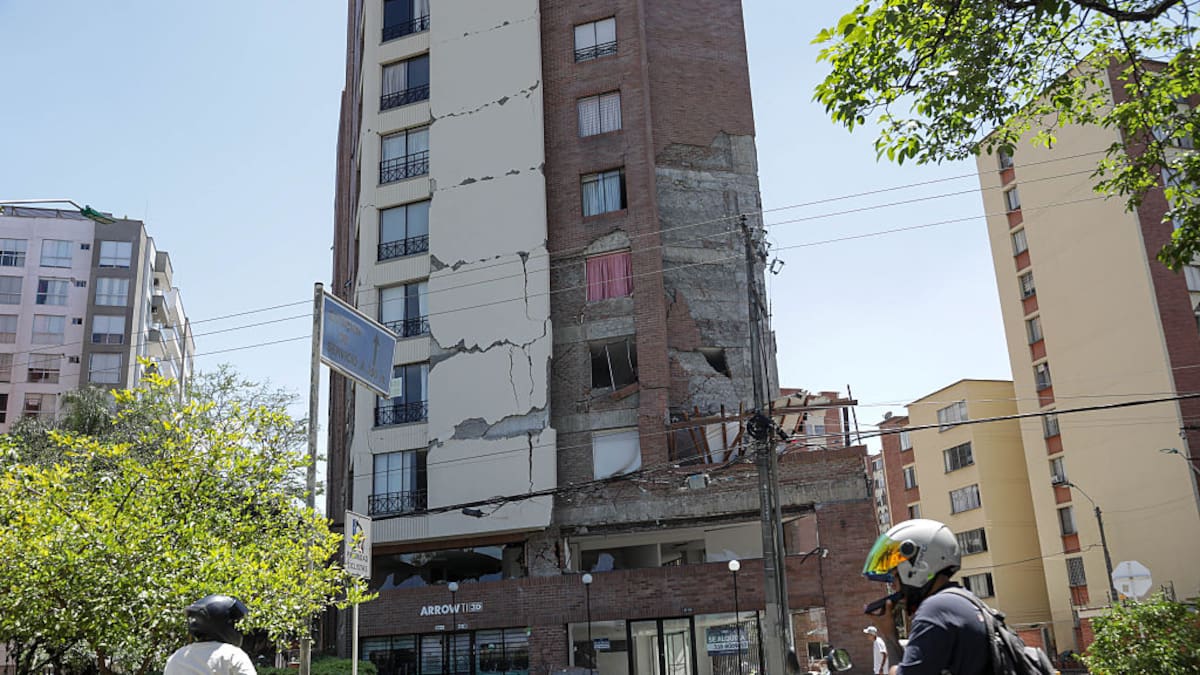 Aumentó a 132 la cifra de muertos tras el terremoto de magnitud 7,4 que ocurrió en Colombia
