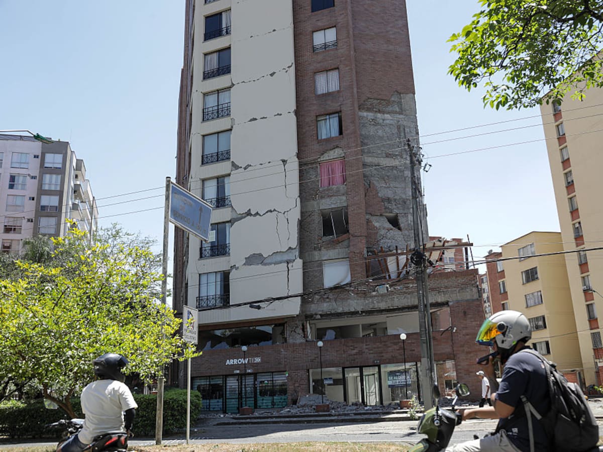 Aumentó a 132 la cifra de muertos tras el terremoto de magnitud 7,4 que ocurrió en Colombia